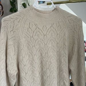 UNIQLO SWEATER